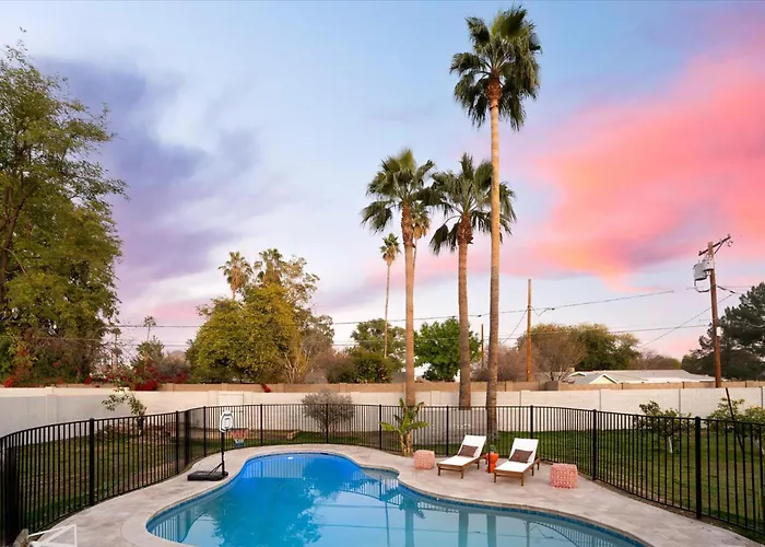 3 Bedroom Paradise Pool Hot Tub Fire Pit Ping Pong *
