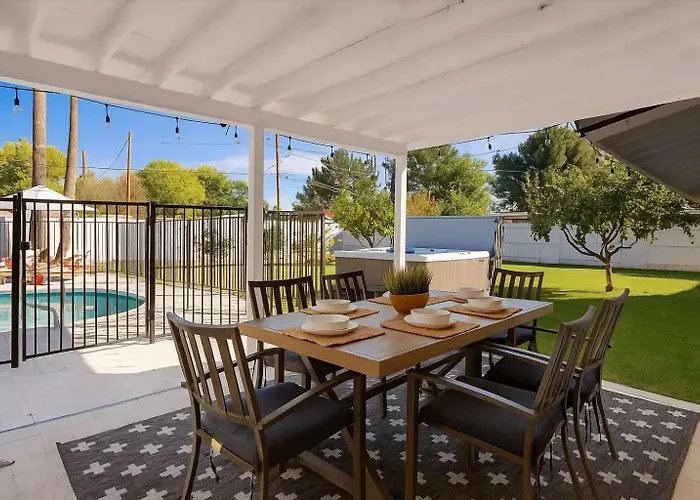 3 Bedroom Paradise Pool Hot Tub Fire Pit Ping Pong *