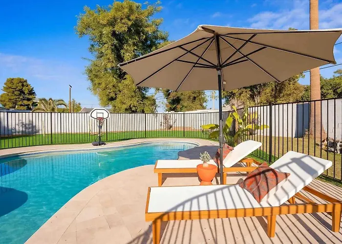 3 Bedroom Paradise Pool Hot Tub Fire Pit Ping Pong * Phoenix