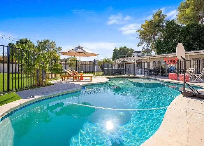 3 Bedroom Paradise Pool Hot Tub Fire Pit Ping Pong * Phoenix